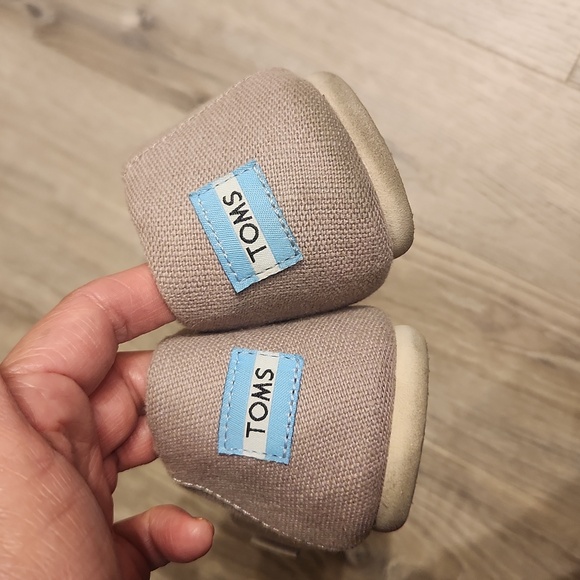 TOMS Classic Light Gray Canvas Shoes - Picture 4 of 5